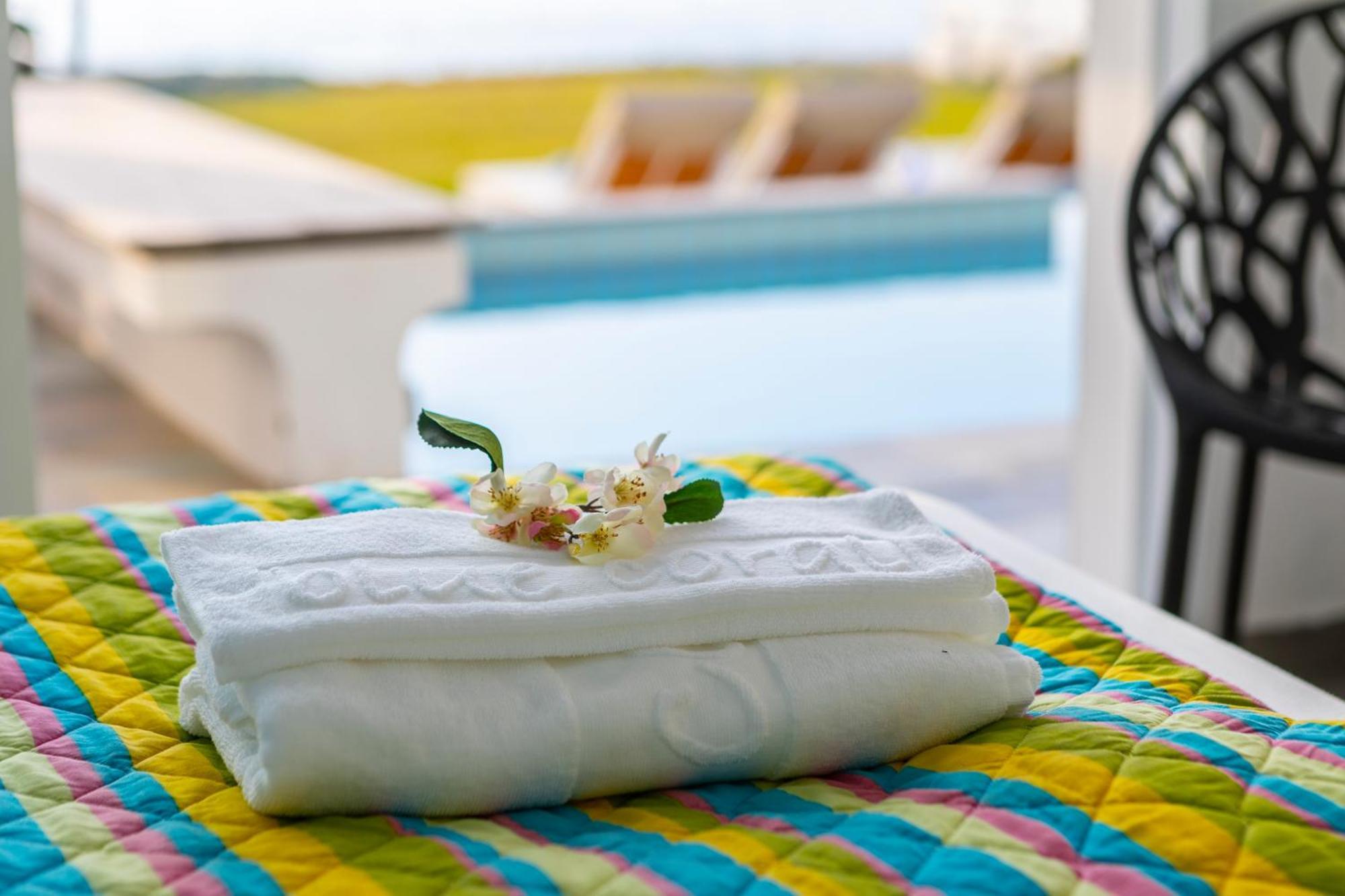 Blue Coral Beach Villas Three Exclusive Villas - Poseidon - Nautilus - Oceanos - And - Baby Coral Bungalow คอรัลเบย์ ภายนอก รูปภาพ