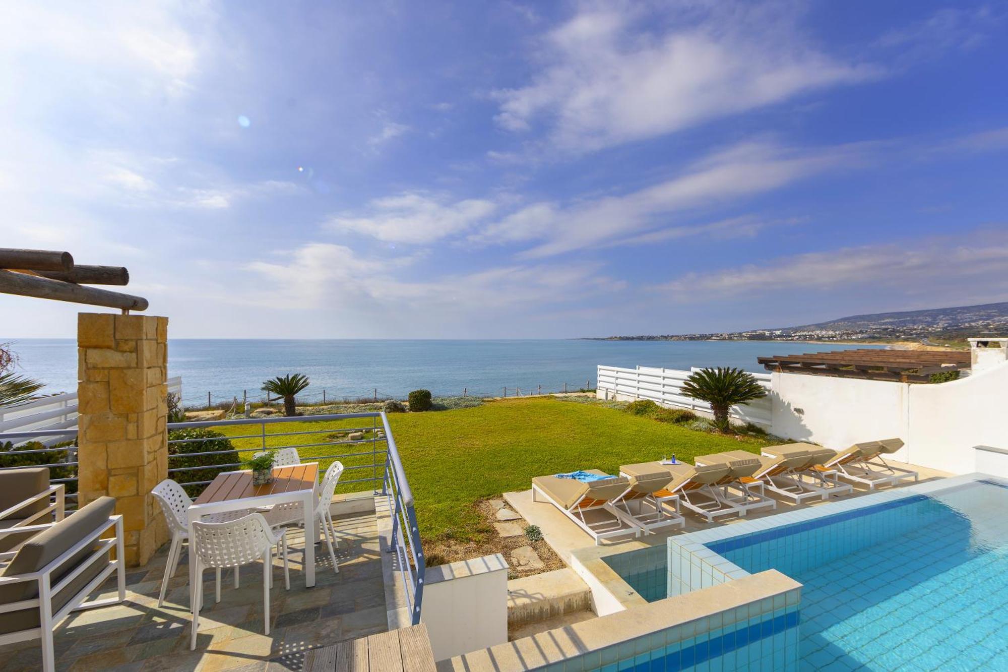 Blue Coral Beach Villas Three Exclusive Villas - Poseidon - Nautilus - Oceanos - And - Baby Coral Bungalow คอรัลเบย์ ภายนอก รูปภาพ