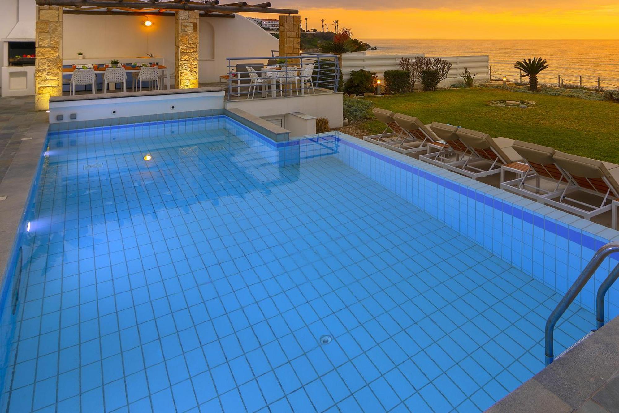 Blue Coral Beach Villas Three Exclusive Villas - Poseidon - Nautilus - Oceanos - And - Baby Coral Bungalow คอรัลเบย์ ภายนอก รูปภาพ