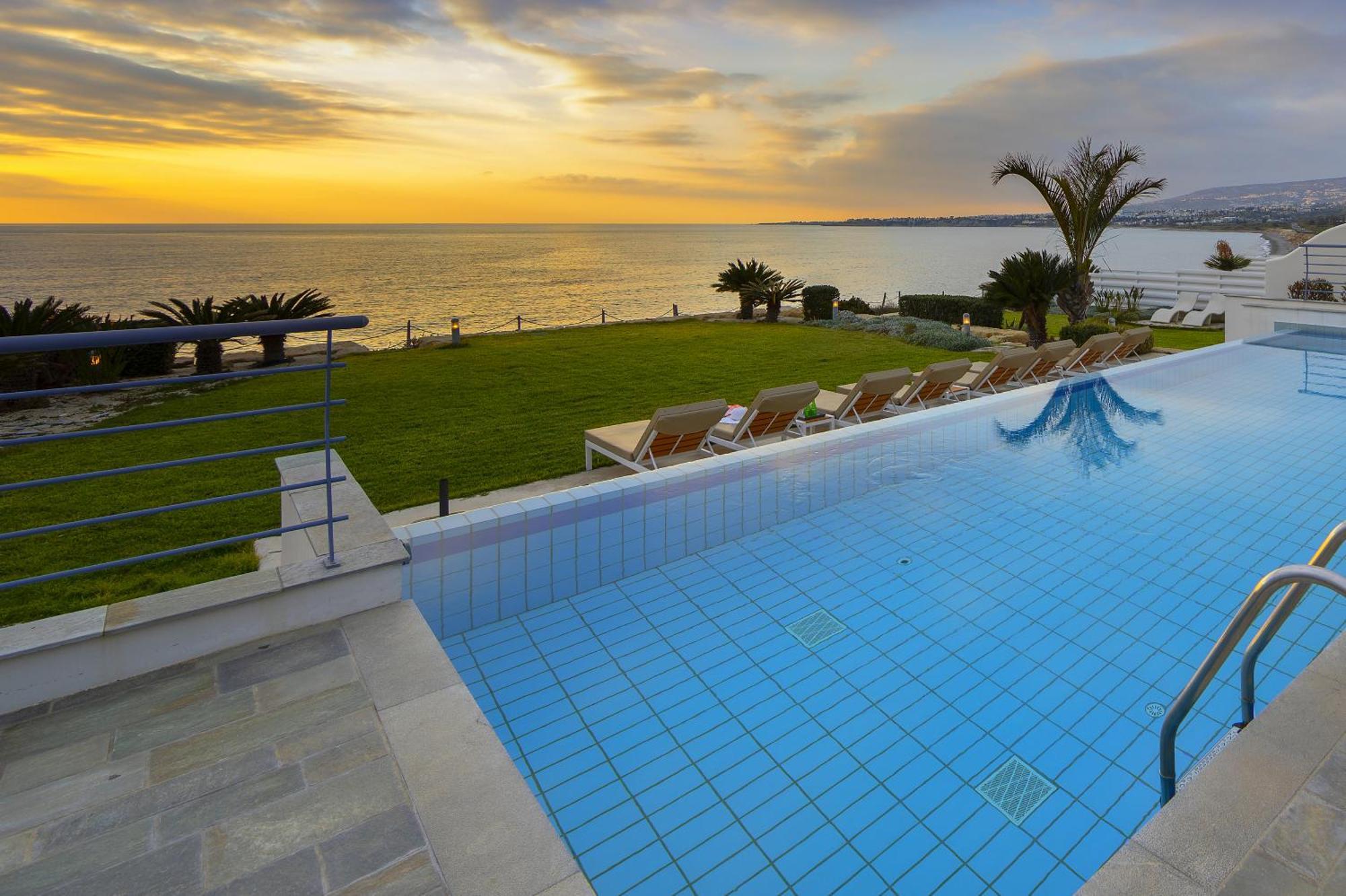 Blue Coral Beach Villas Three Exclusive Villas - Poseidon - Nautilus - Oceanos - And - Baby Coral Bungalow คอรัลเบย์ ภายนอก รูปภาพ
